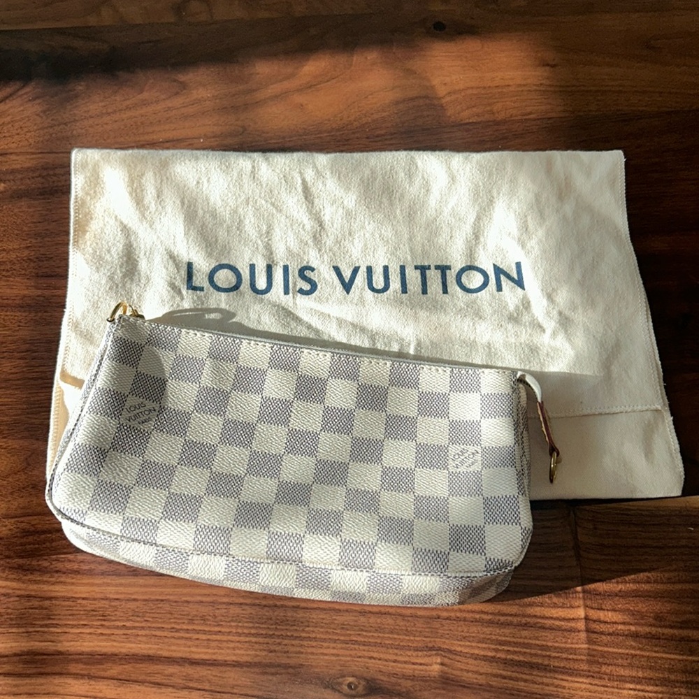 Louis Vuitton Damier azure pochette accessories